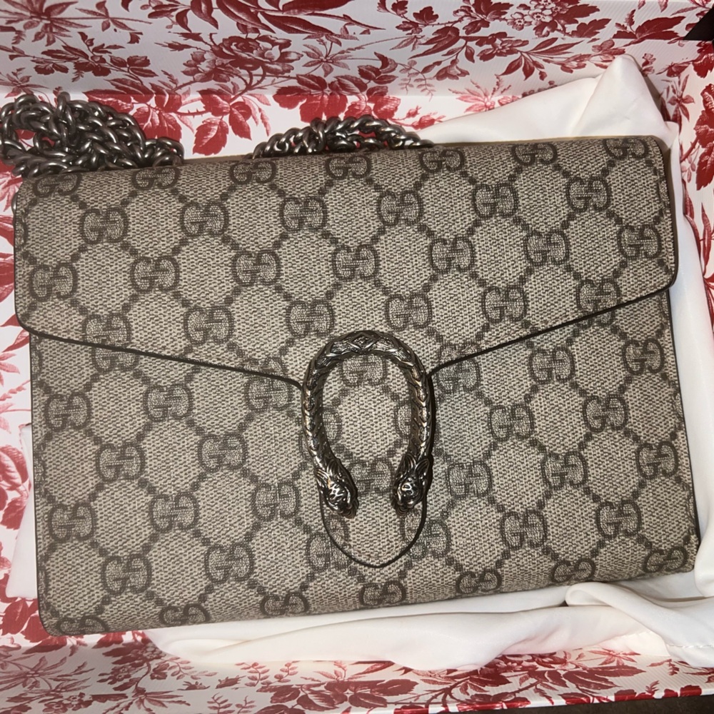 Gucci Dionysus GG Supreme Canvas Wallet on Chain